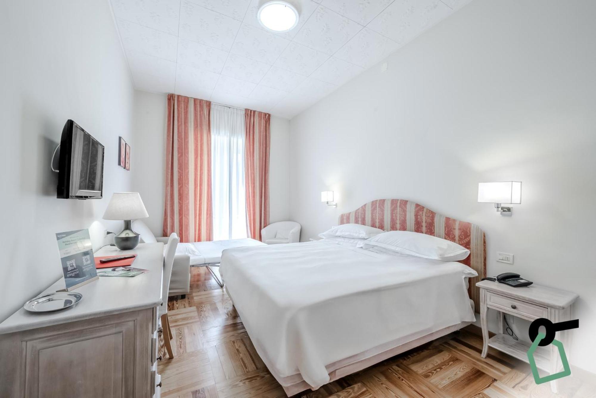 Hotiday Room Collection - Mediterranee Alassio Exterior photo