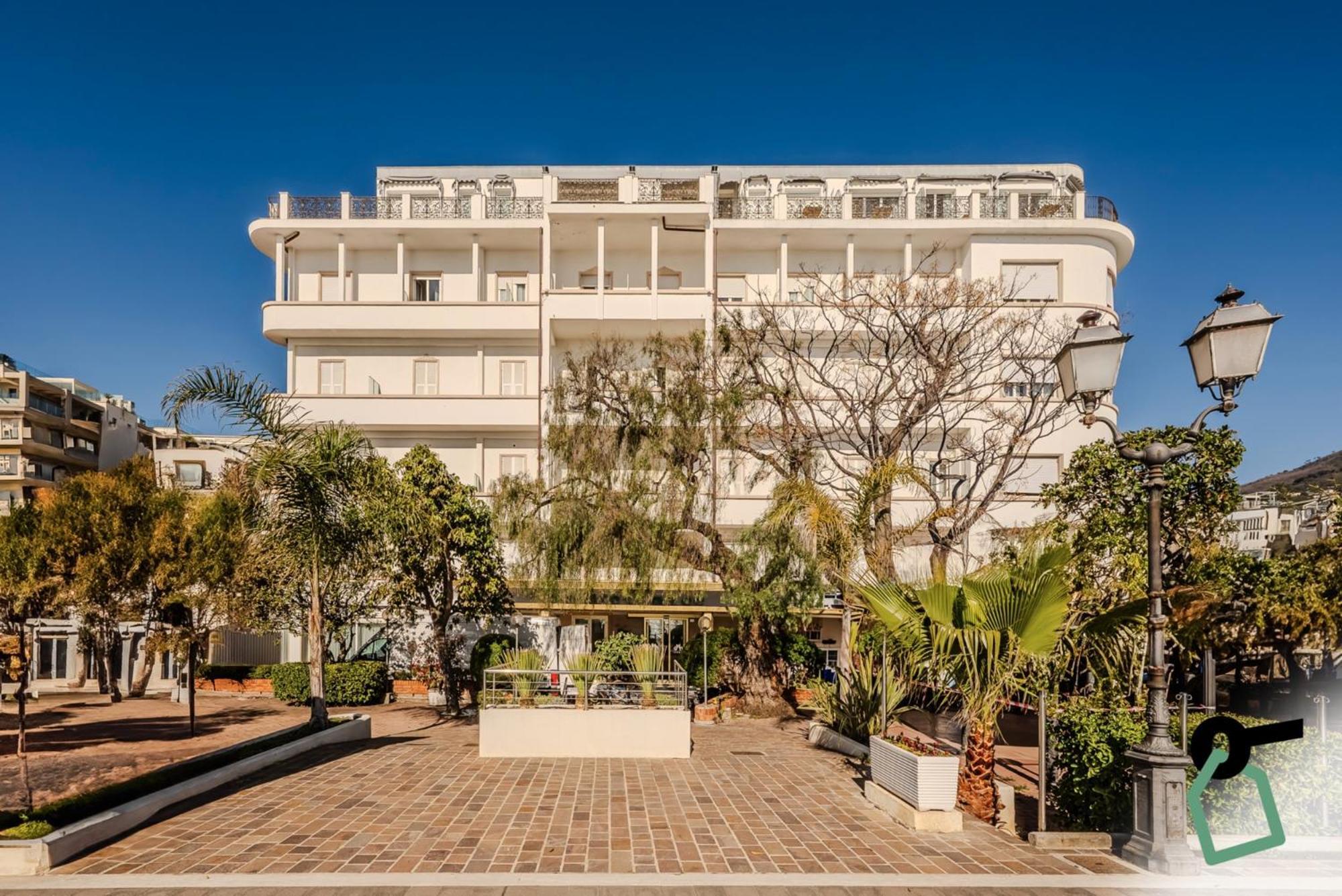 Hotiday Room Collection - Mediterranee Alassio Exterior photo